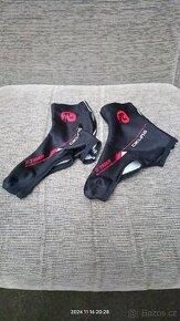 Návleky na cyklistické tretry. L a M.