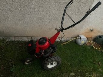 Motorový kultivátor