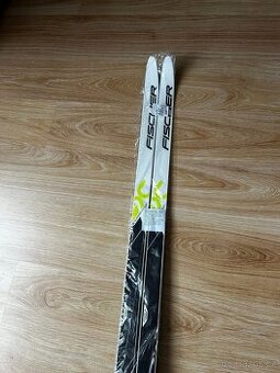 Běžecké lyže se šupinami - Běžky +boty