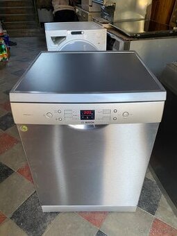Volně stojící nerezová myčka zn.Bosch