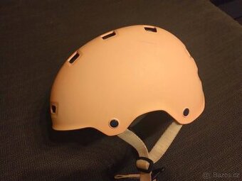 Helma cyklo/in-line 48-52cm 200 Kč