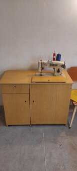 Šicí stroj Lucznik