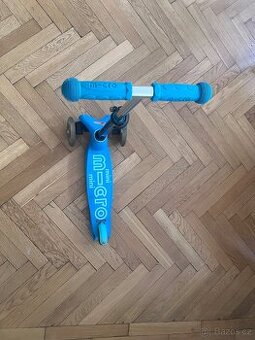 Mini Micro Deluxe Ice Blue scooter