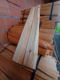 Dřevěný štípaný šindel modřínový délky 50 cm kónický