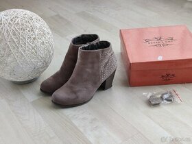 Semišové dámské boty šedohnědé na nízkém podpatku vel 40 - 1