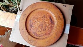 Starožitný dřevěný talíř 1945, ruční výroba - 1