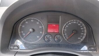 GOLF V 1,6 r.v.2004