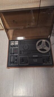 Kotoučový magnetofon Tesla B101 STEREO