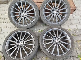 225/40 R18 - 1