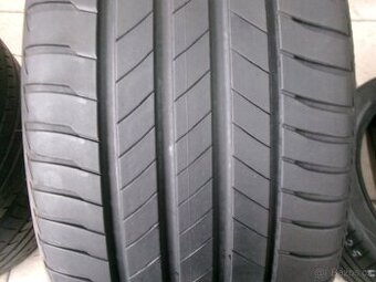 225/40 R18 BRIDGESTONE (4,5-5mm) č.15722