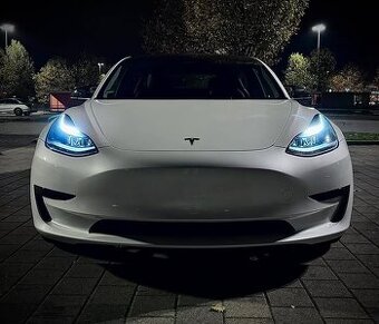 Tesla 3 SR+ 2023 IHNED K PŘEDÁNÍ