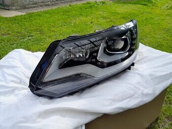 Levé xenonové světlo tiguan 11-15