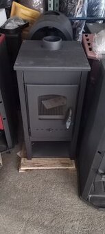 Krbová kamna NERA ECO, teplovzdušná 5,4 kW, antracitová