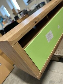 Prodám velký tv stolek, š 193 cm x hloubka 50 cm x výška 56