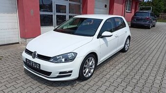 VW GOLF VII 1,4 TSI highline 135tis km pěkný bez koroze