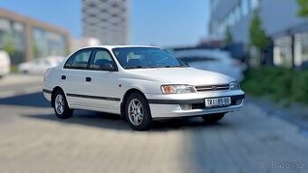 Toyota Carina E 1.8, 178tis km, výhřev čel. skla, el. šíbr