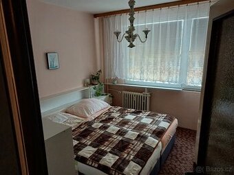 Bila manzelska postel