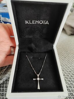 Prodám řetízek z bílého zlata