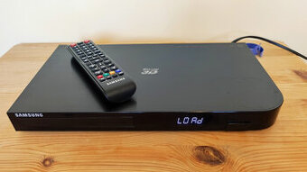 Blu-ray a DVD přehrávač SAMSUNG BD-H5900 - velmi dobrý stav