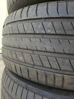 275/40R20 106Y XL RFT Latitude Sport 3 MICHELIN