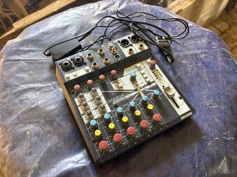 SOUNDCRAFT NOTEPAD-8FX
