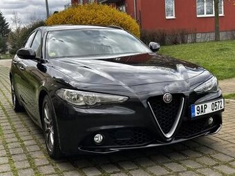 Alfa Romeo Giulia 2.2 JTDM Kůže Automat Navigace Adapt. Temp
