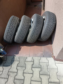 Zimní pneu DUNLOP 185/65 R15