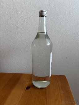 400 Kč domácí slivovice 50% ze švestek. Pálenka