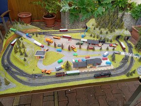 Prodám kolejiště TT plně funkční dva  okruhy