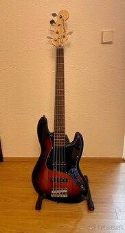 Squier Jazz Bass V    5-strunná baskytara