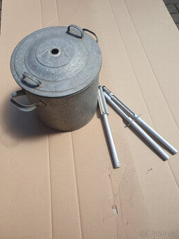 Zavařovací hrnec , teploměry a sklenice