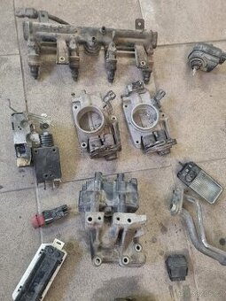 Peugeot 306 3.dveřová verze pr.dveře,díly 1,6