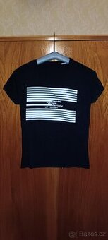 Dámské černé tričko - Paměť národa vel. M