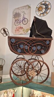 Velký kočárek pro panenky