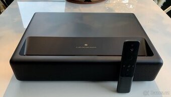 Xiaomi Mi 4K Laser Projector 150’’ využíváno pár hodin