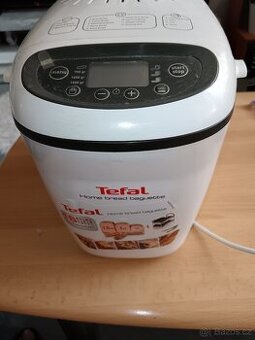 Prodám domácí pekárnu Tefal