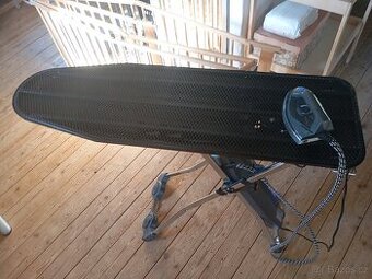 Parní žehlící stanice SwissMaid 726 – Švýcarská kvalita