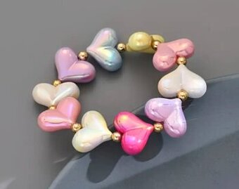 Krásný náramek srdíčka