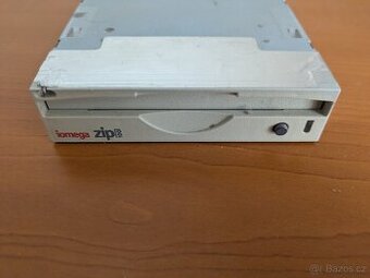 Použitá interní mechanika iomega zip na 100MB disky IDE/ATA