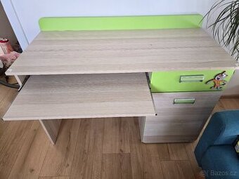 Dětská skříň + stůl
