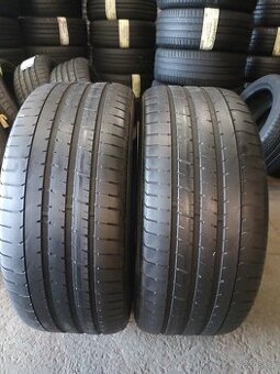 2xletní pneu 255/40/19.Pirelli. Runflat.