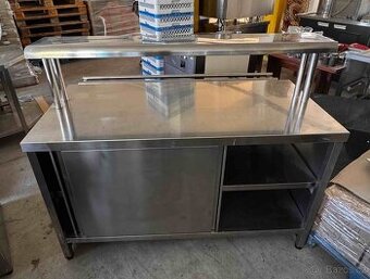 Výdejní - servírovací stoly linky