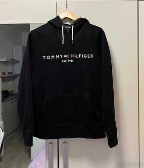 Pánská černá mikina Tommy Hilfiger v. M jako nová