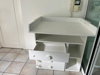 Přebalovací pult IKEA