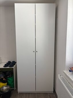 Bílý skříň PAX IKEA - spížka