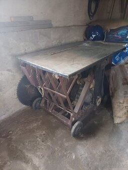 Cirkulárka s kolíbkou