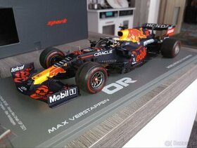 Prodám model SPARK 1:18-F1 Verstappen World Champion 2021