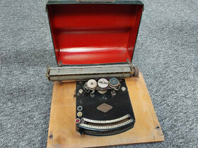 Historický psací stroj Gundka 3