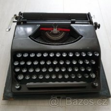 Starožitný cestovní psací stroj Olympia - 1