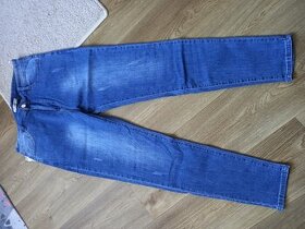 nové elastické džíny